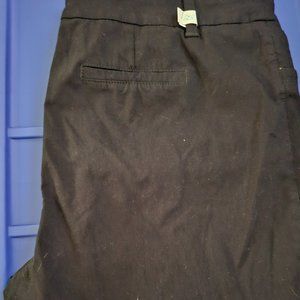 WOMEN'S BLACK CAPRI PANTS (#25)